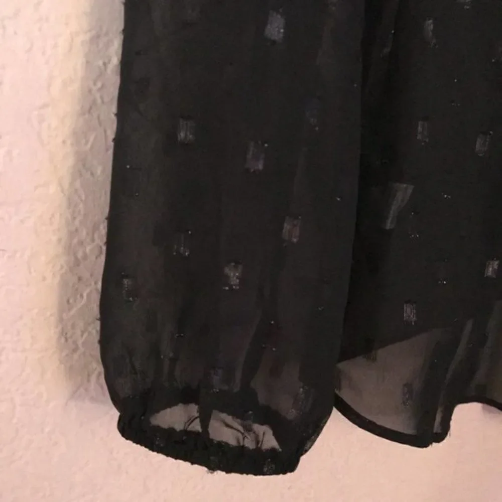 *30of3* Moa Moa blouse. Excellent condition. Size Small. - Picture 7 of 9